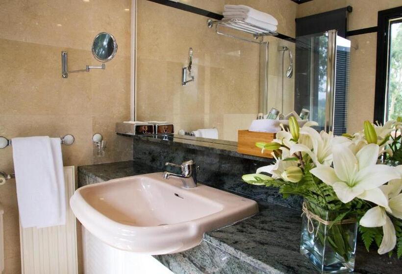 Отель Escuela Santa Brigida