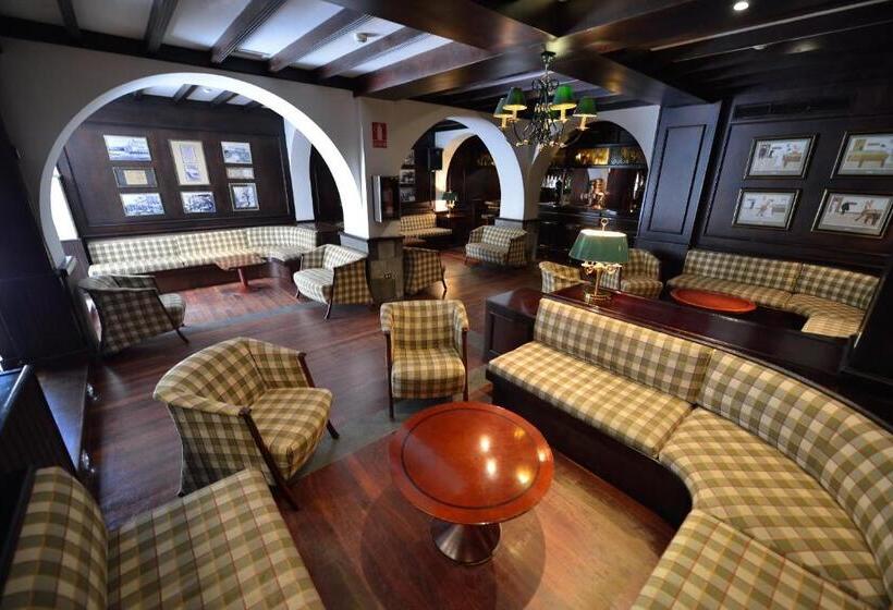 Отель Escuela Santa Brigida