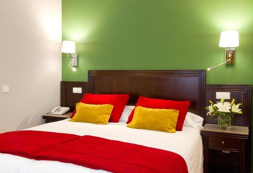 Отель Escuela Santa Brigida