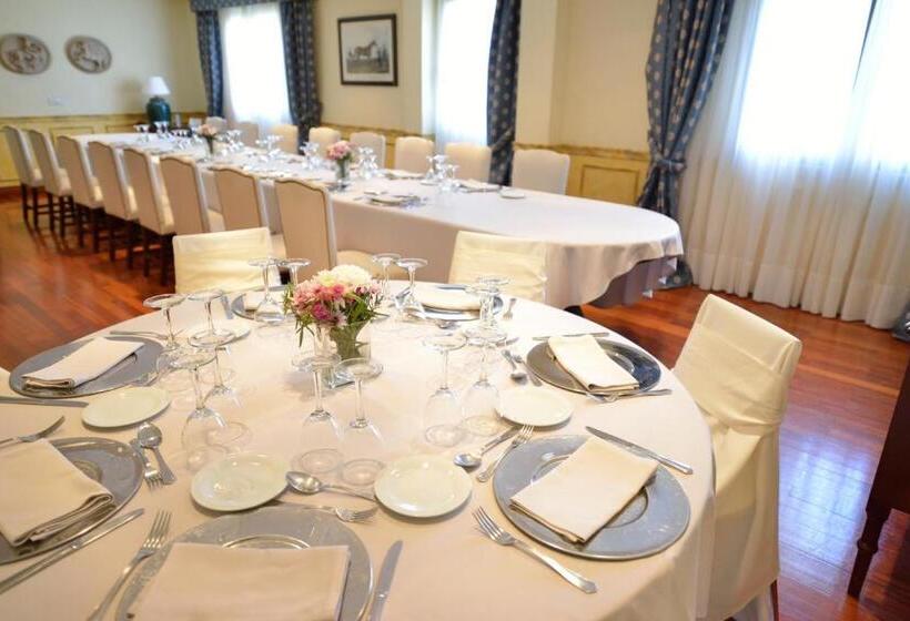 Отель Escuela Santa Brigida