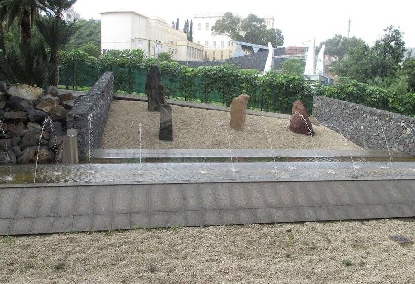 Отель Escuela Santa Cruz