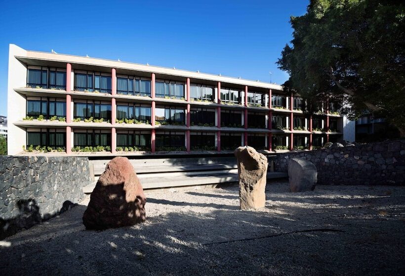 Отель Escuela Santa Cruz