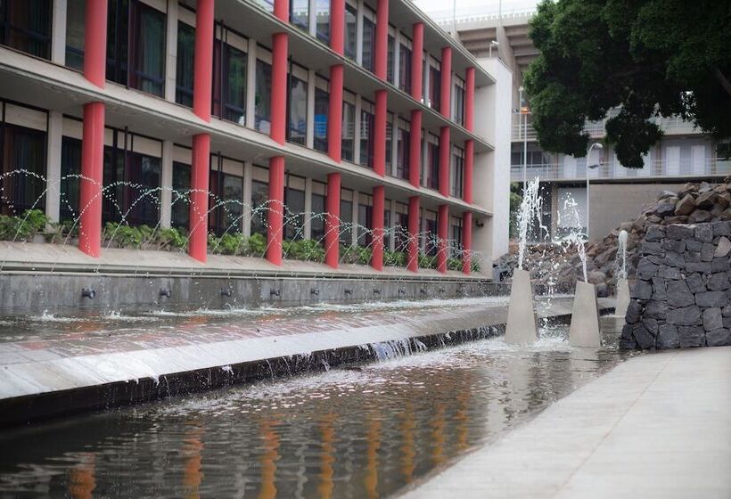 Отель Escuela Santa Cruz