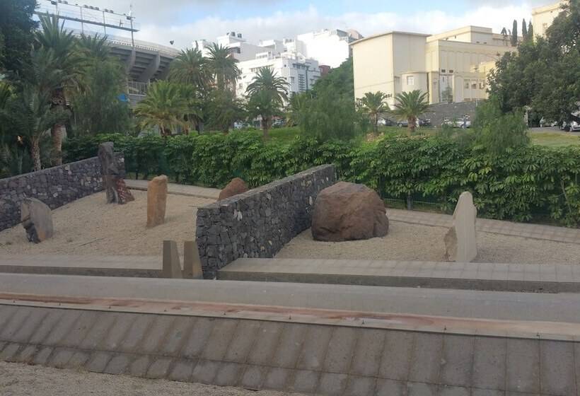 Отель Escuela Santa Cruz