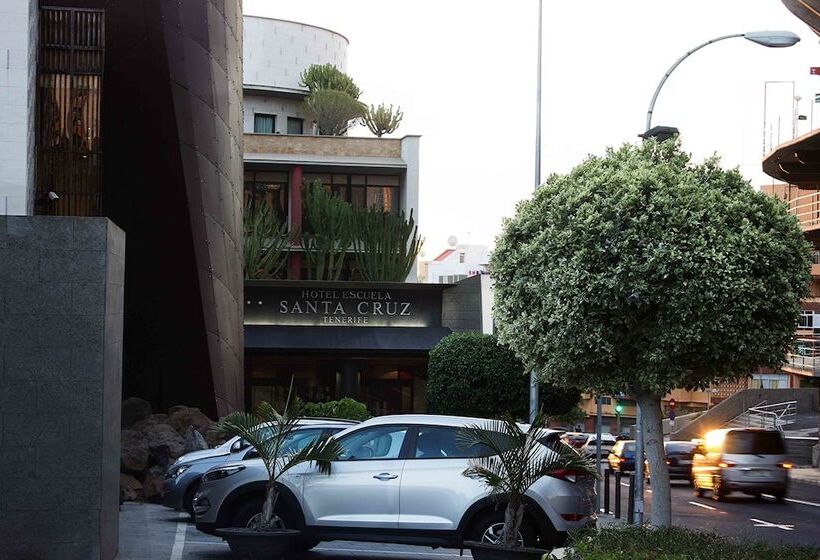 Отель Escuela Santa Cruz