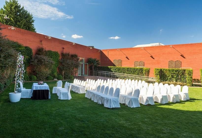 هتل Guadalajara & Conference Center Affiliated by Melia