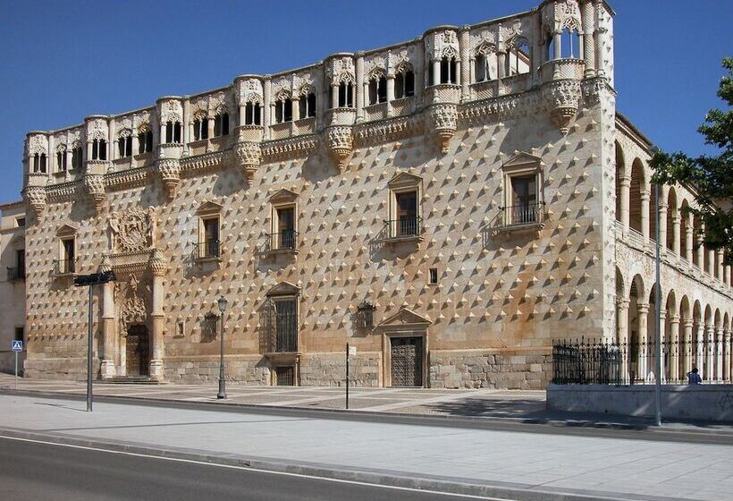 فندق Guadalajara & Conference Center Affiliated by Melia