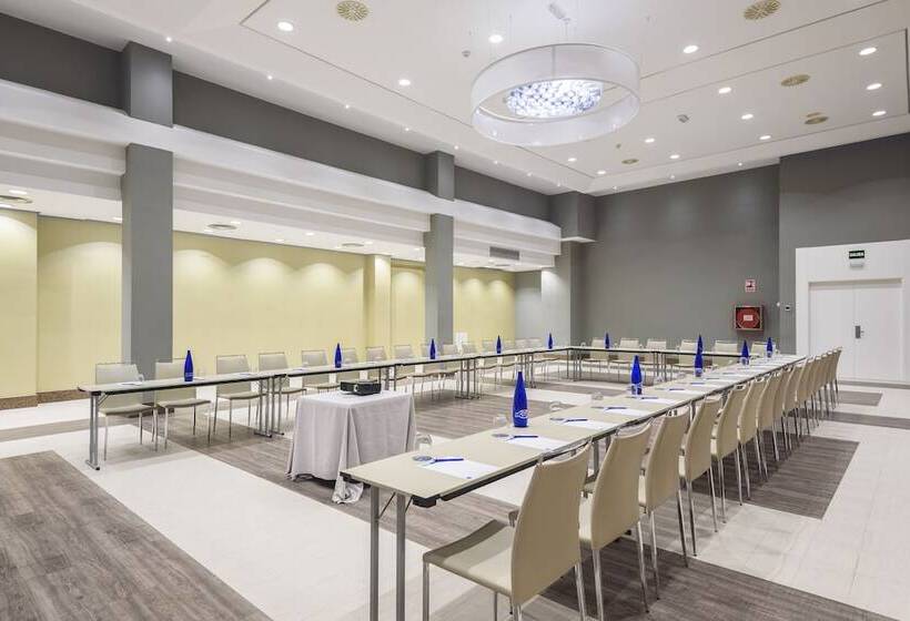 هتل Guadalajara & Conference Center Affiliated by Melia