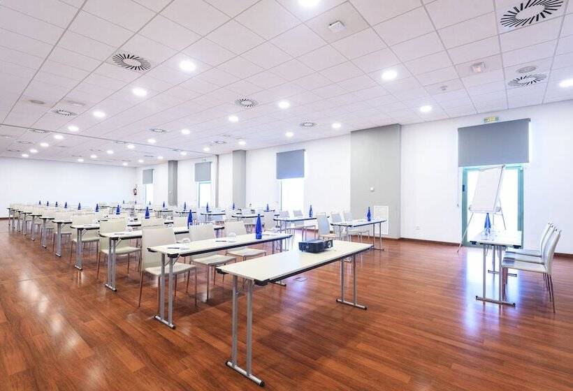 فندق Guadalajara & Conference Center Affiliated by Melia