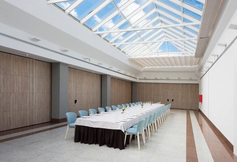 فندق Guadalajara & Conference Center Affiliated by Melia