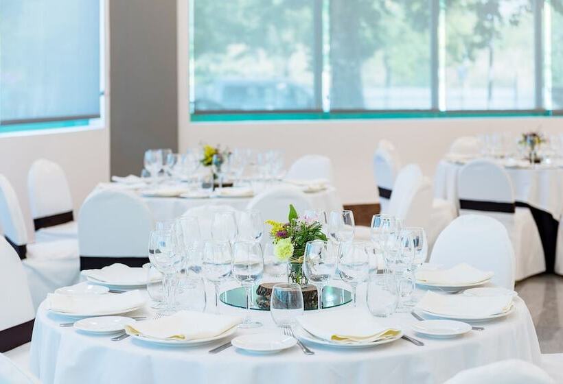 فندق Guadalajara & Conference Center Affiliated by Melia