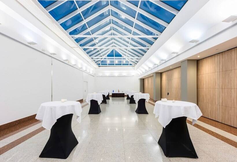 فندق Guadalajara & Conference Center Affiliated by Melia