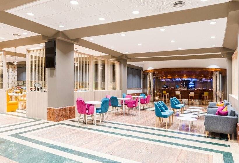 فندق Guadalajara & Conference Center Affiliated by Melia