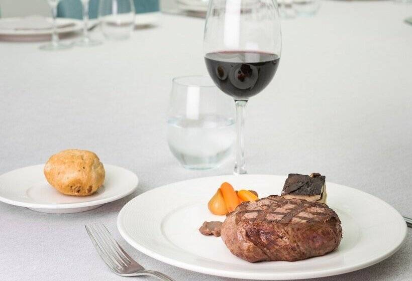 هتل Guadalajara & Conference Center Affiliated by Melia