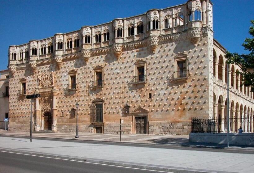 فندق Guadalajara & Conference Center Affiliated by Melia