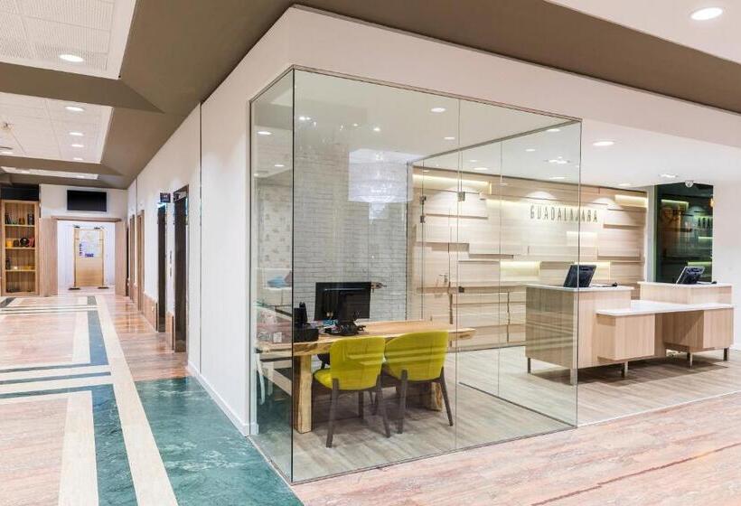 هتل Guadalajara & Conference Center Affiliated by Melia