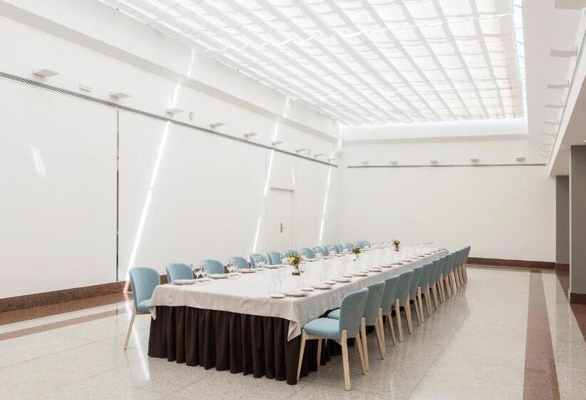 فندق Guadalajara & Conference Center Affiliated by Melia