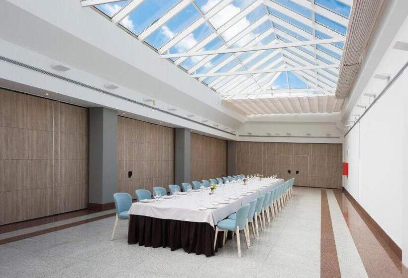 فندق Guadalajara & Conference Center Affiliated by Melia