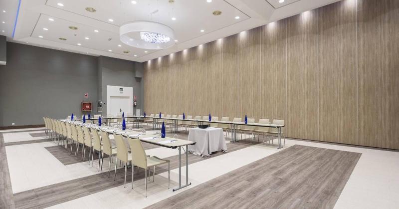 هتل Guadalajara & Conference Center Affiliated by Melia