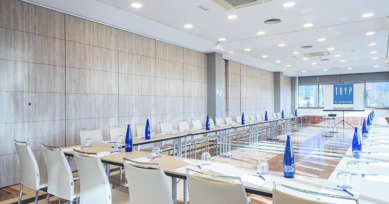 هتل Guadalajara & Conference Center Affiliated by Melia