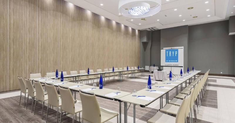 فندق Guadalajara & Conference Center Affiliated by Melia