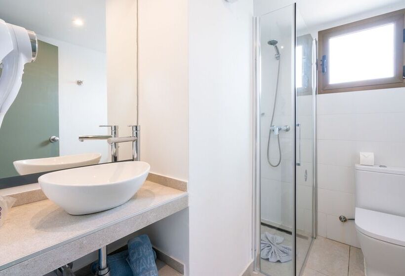 Отель Guya Wave