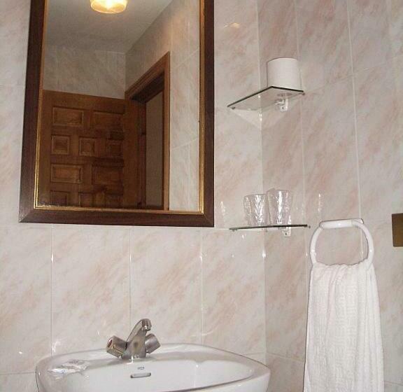 호텔 Hostal Alfonso Vi