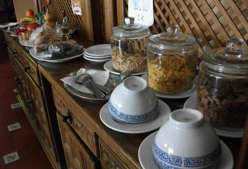 호텔 Hostal Alfonso Vi