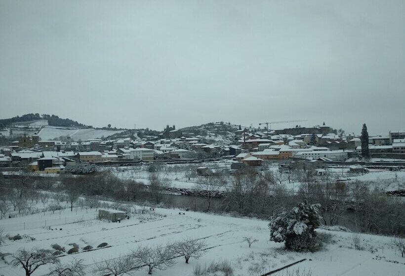 בית מלון כפרי Hostal Cruce