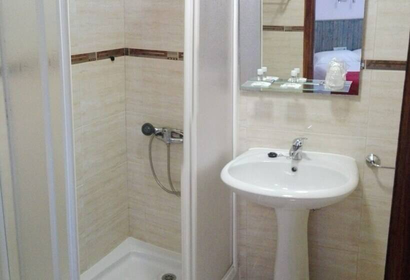 בית מלון כפרי Hostal Cruce