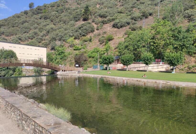 בית מלון כפרי Hostal Cruce