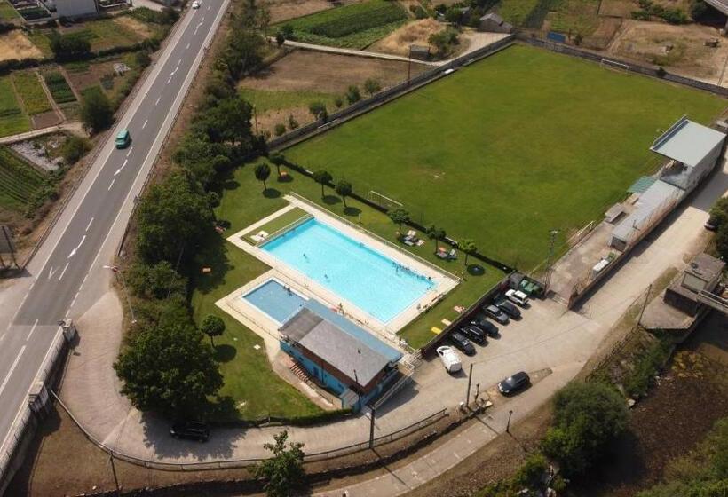 בית מלון כפרי Hostal Cruce