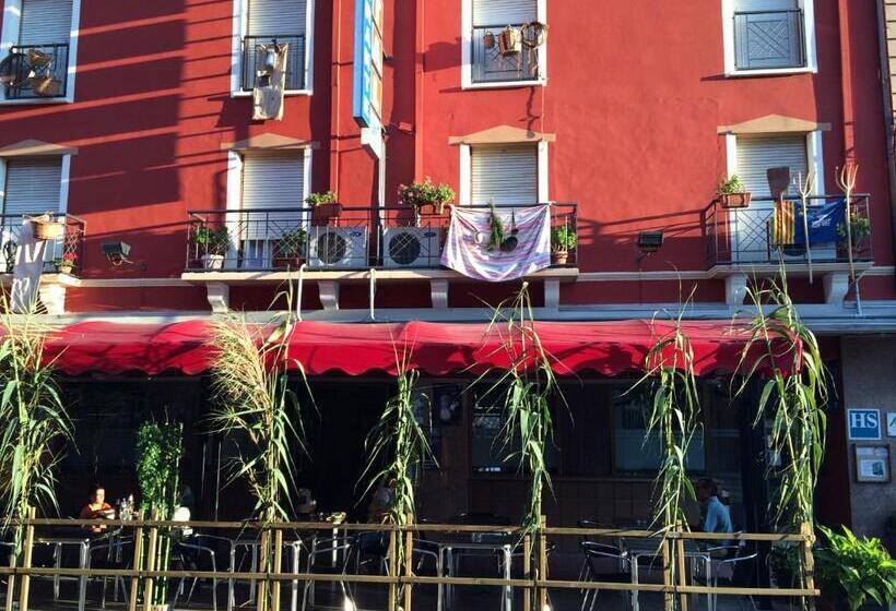 ホテル Hostal Delgado