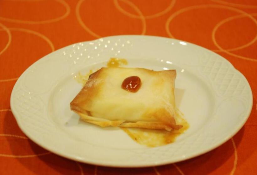 ホテル Hostal Delgado