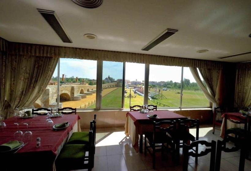 בית מלון כפרי Hostal Don Suero De Quiñones