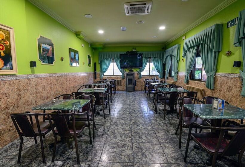 Отель Hostal La Torre Ii