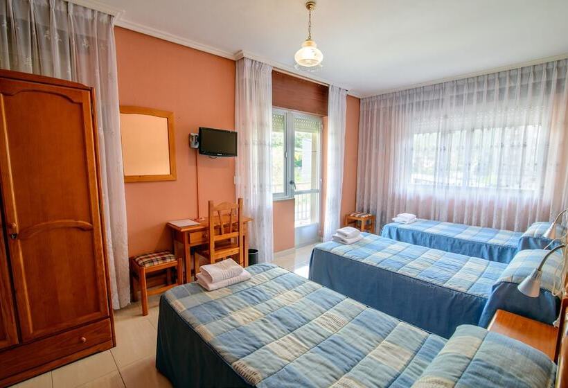 בית מלון כפרי Hostal La Torre Ii