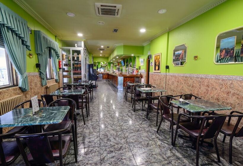 בית מלון כפרי Hostal La Torre Ii