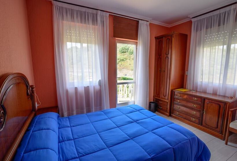 בית מלון כפרי Hostal La Torre Ii