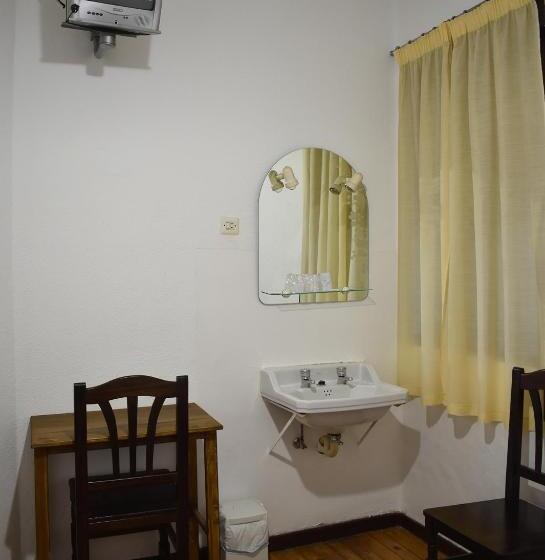 בית מלון כפרי Hostal Oviedo