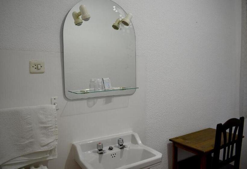 בית מלון כפרי Hostal Oviedo