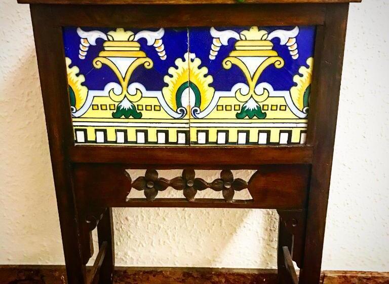 호텔 Hostal Pirineos