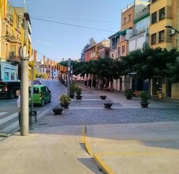 호텔 Hostal Pirineos