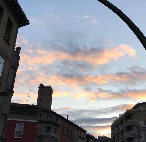 호텔 Hostal Pirineos