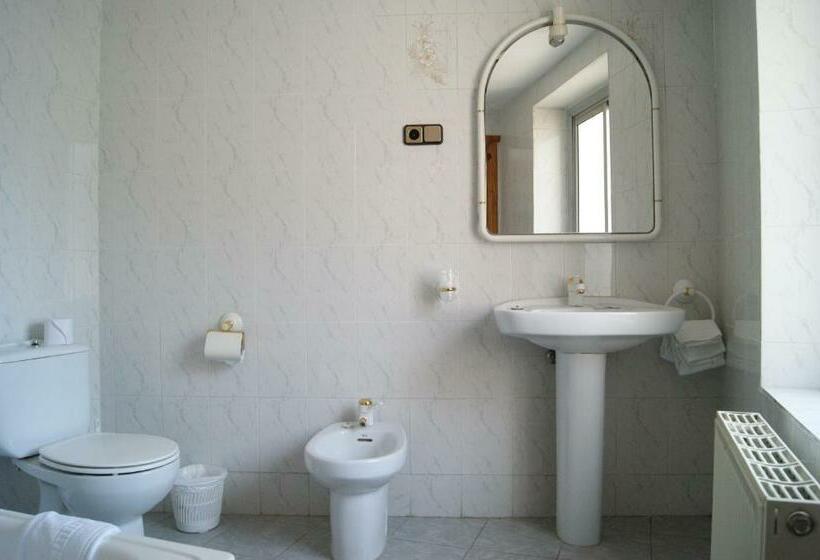 هتل Hostal Pirineos Meliz