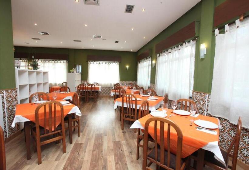 호텔 Hostal Restaurante Central