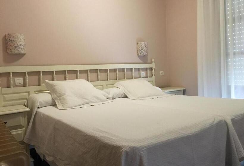 בית מלון כפרי Hostal Restaurante Méndez El Guardia