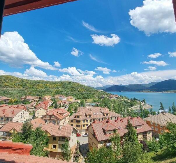 Отель Hostal Sainz