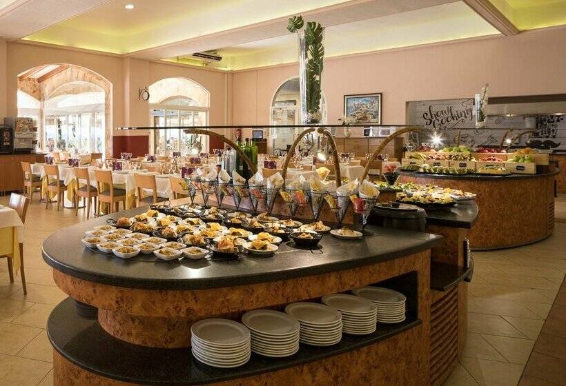 Отель htop Caleta Palace