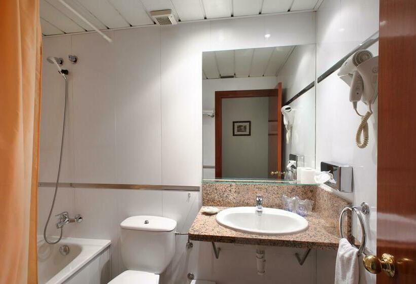 Отель La Brasa De Riudarenes